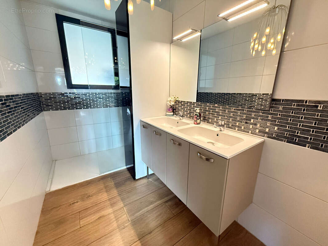 Maison à SAINT-MEEN-LE-GRAND