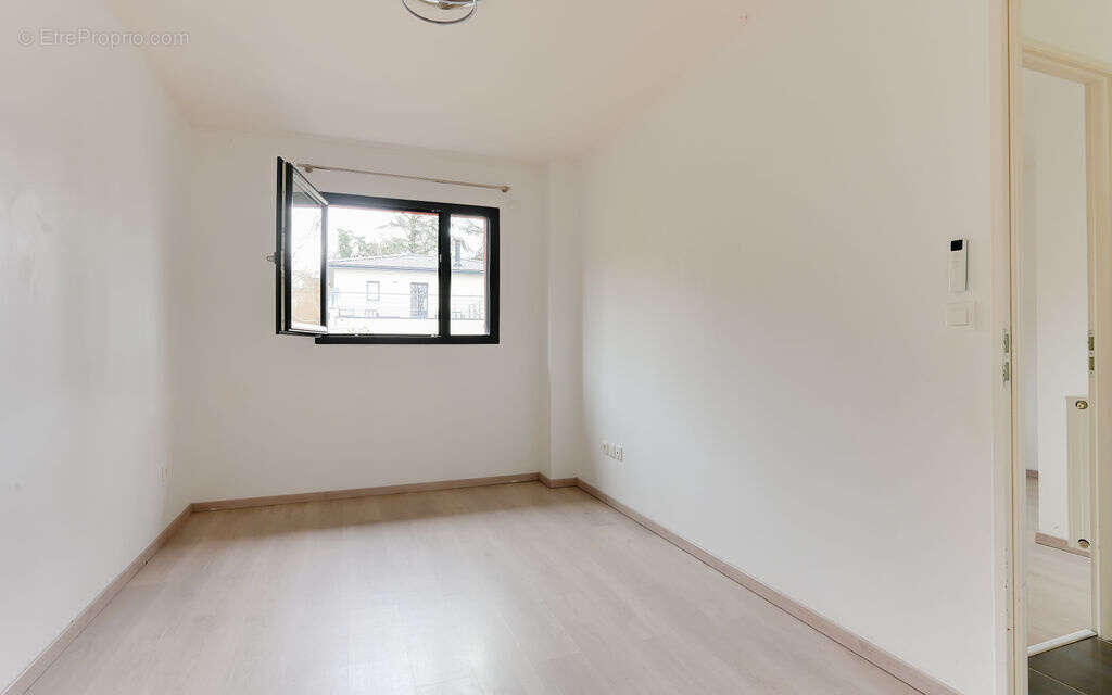 Appartement à CHARBONNIERES-LES-BAINS