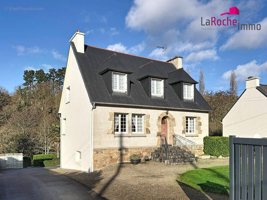Maison à LA ROCHE-MAURICE