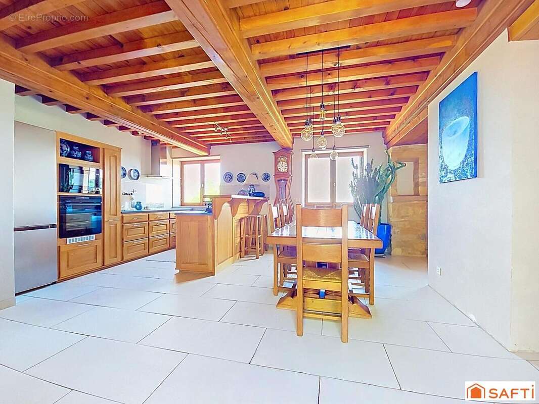 Maison 161 m² à Blace  - photo 6