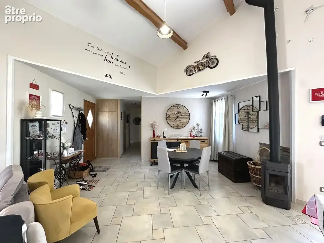 Maison plain-pied 139 m²  4 chambres  Terrain 2 000 m² & 2 grands garages à 15 min de Saintes - photo 4
