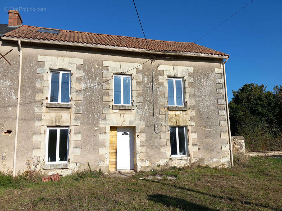 Maison à SAINT-JEAN-DE-SAUVES
