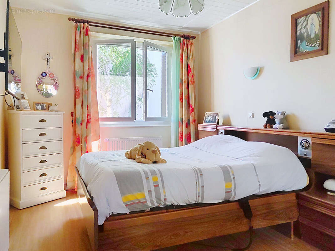 Maison à VIC-LE-COMTE