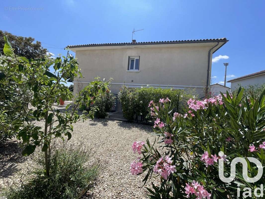 Photo 3 - Maison à RUFFEC