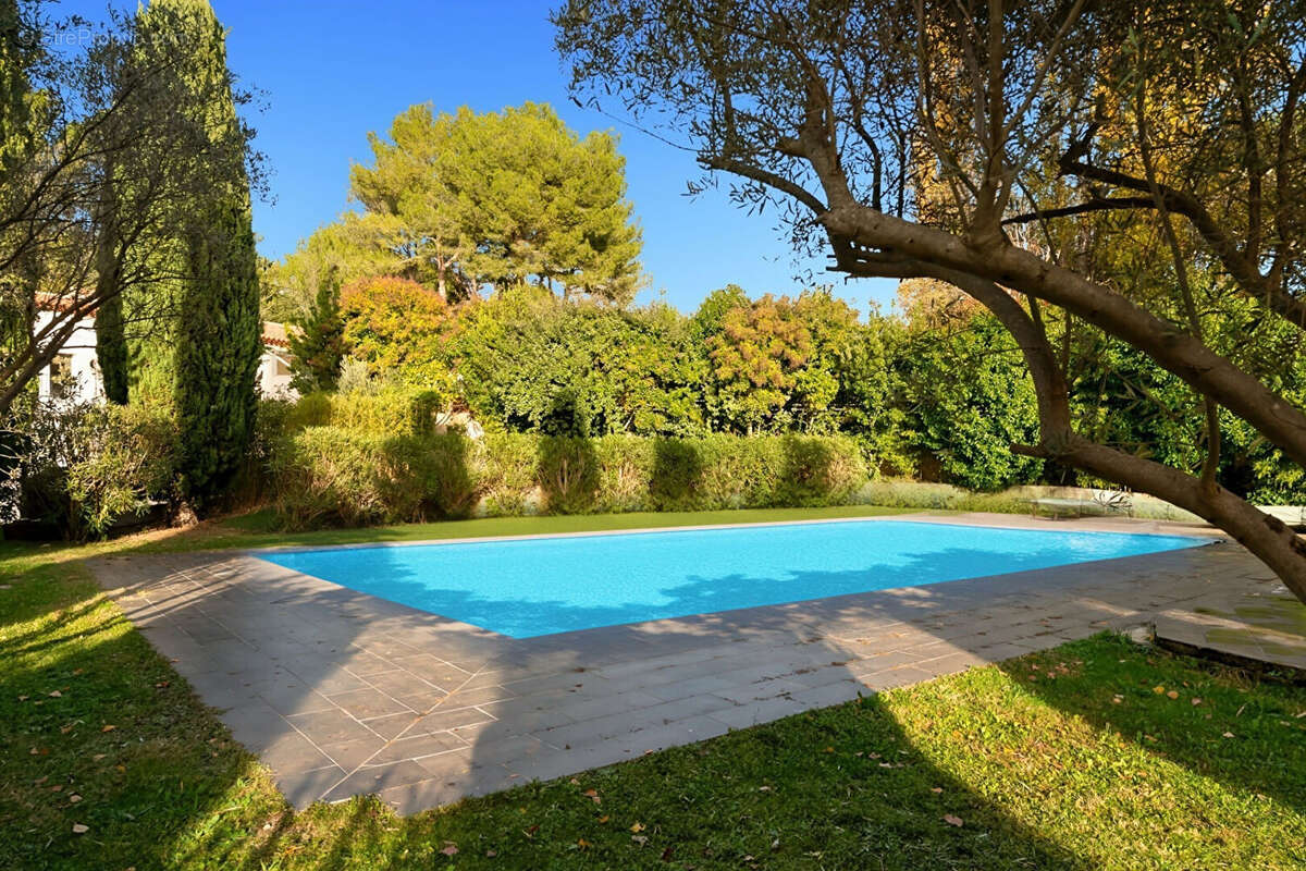 Maison à BOUC-BEL-AIR