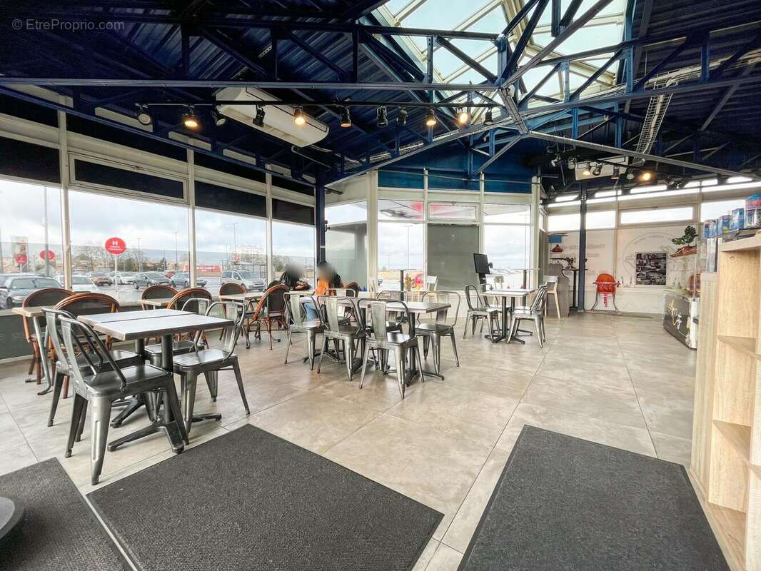 Photo 2 - Commerce à LE MANS