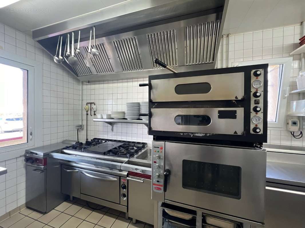 Commerce à SAINT-CHRISTOPHE-DU-BOIS