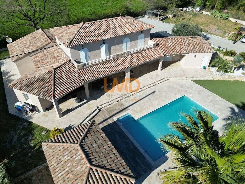 Maison à LE MUY