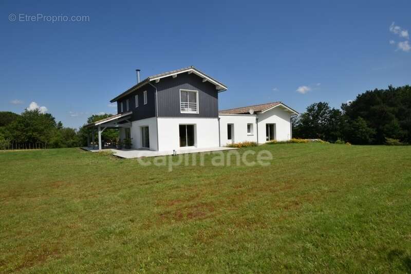 Maison à MAUVEZIN-SUR-GUPIE