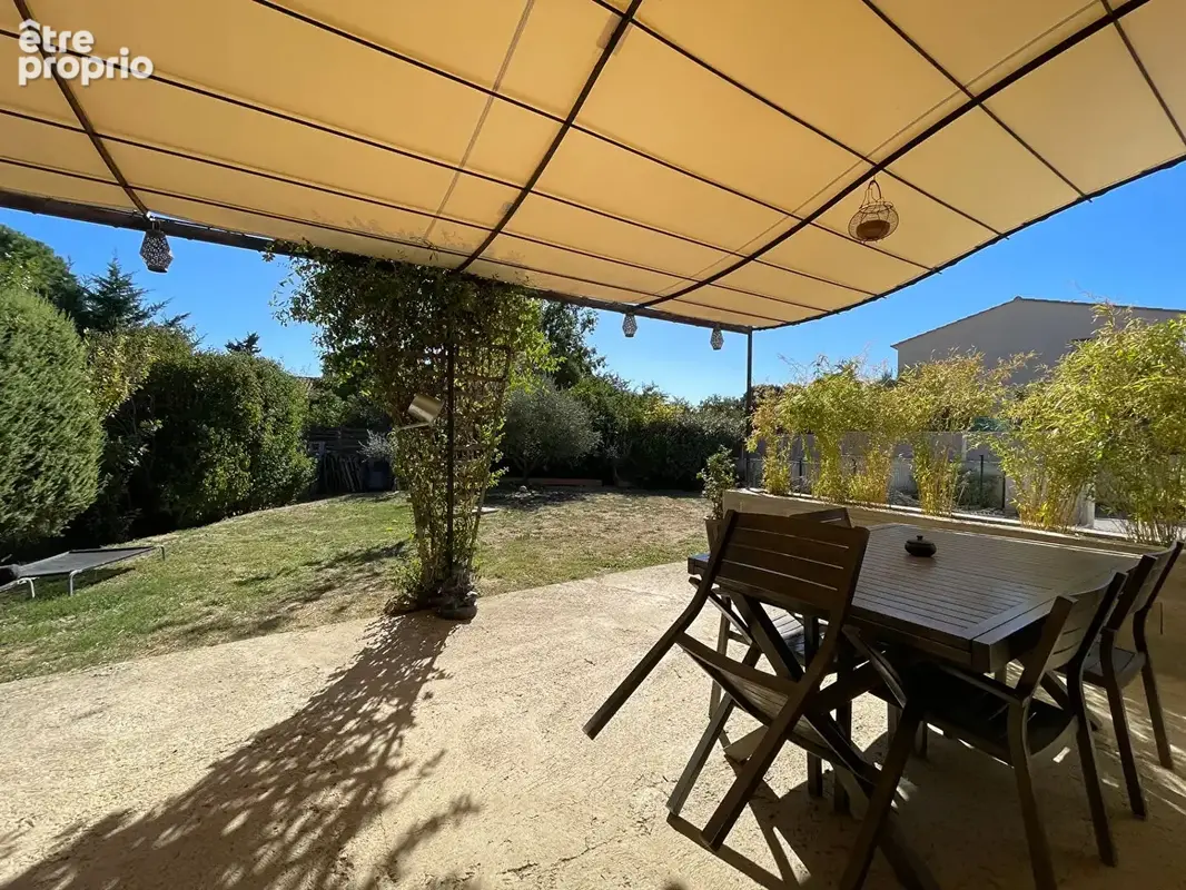 COUP DE COEUR - Maison à deux pas du village - Lauris 4 pièce(s) 135 m2 - jardin - double garage - photo 13