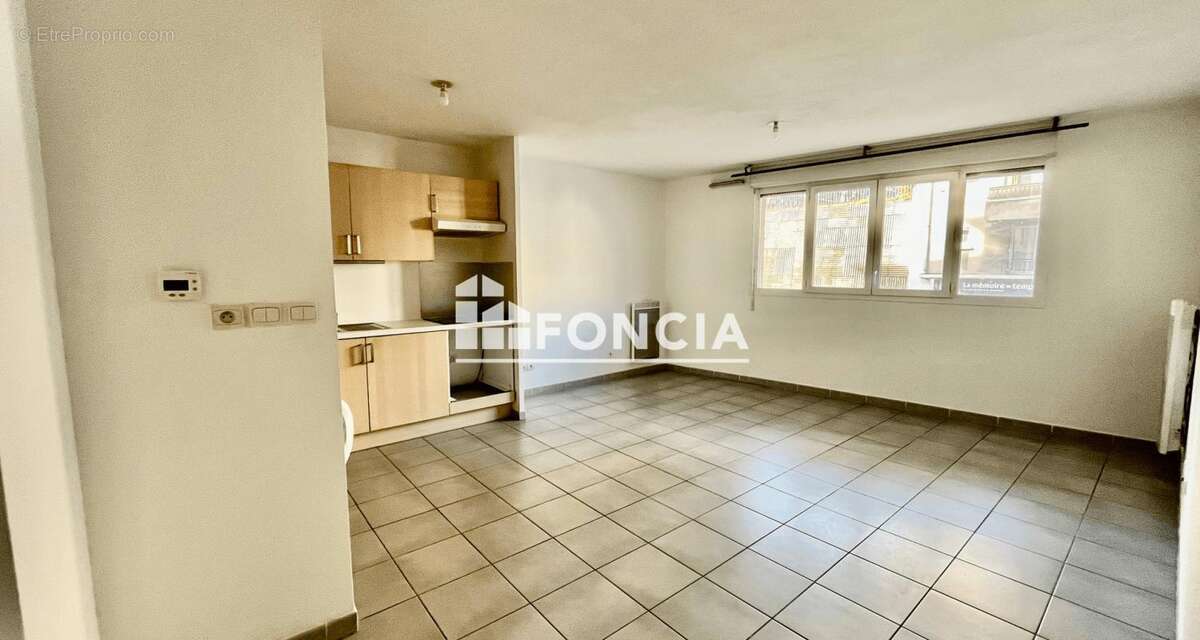 Appartement à MARSEILLE-4E