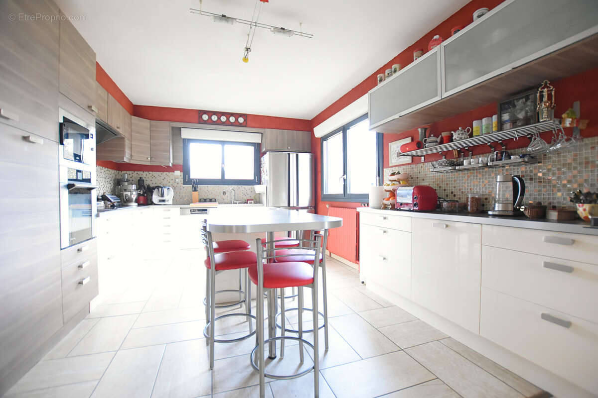 Maison à LES ESSARTS-LE-ROI