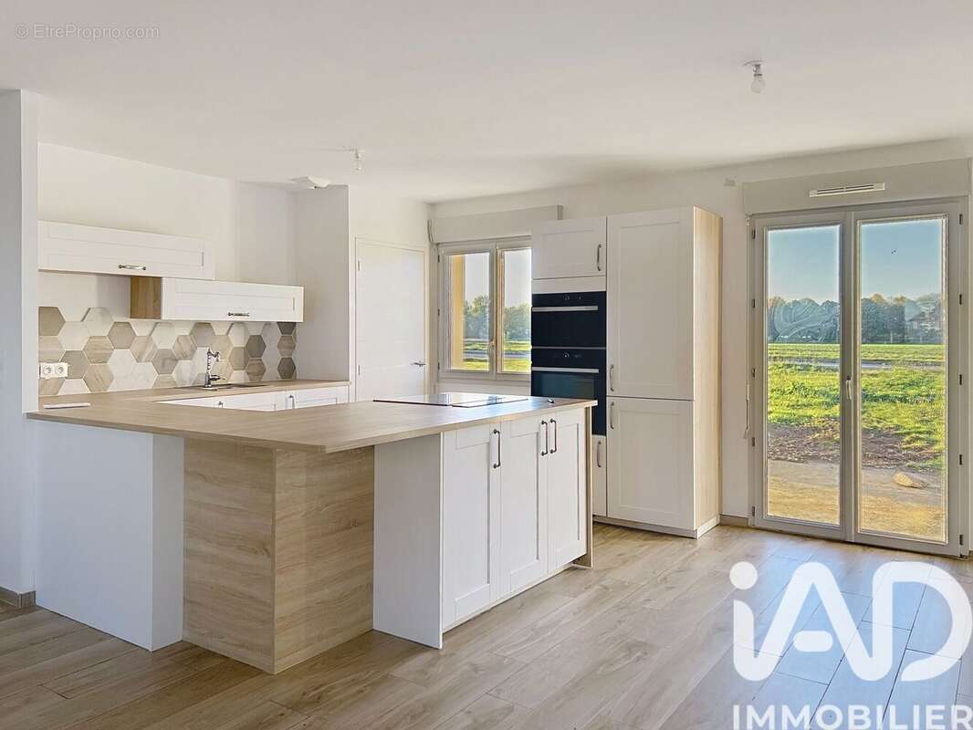 Photo 1 - Maison à MONDONVILLE-SAINT-JEAN