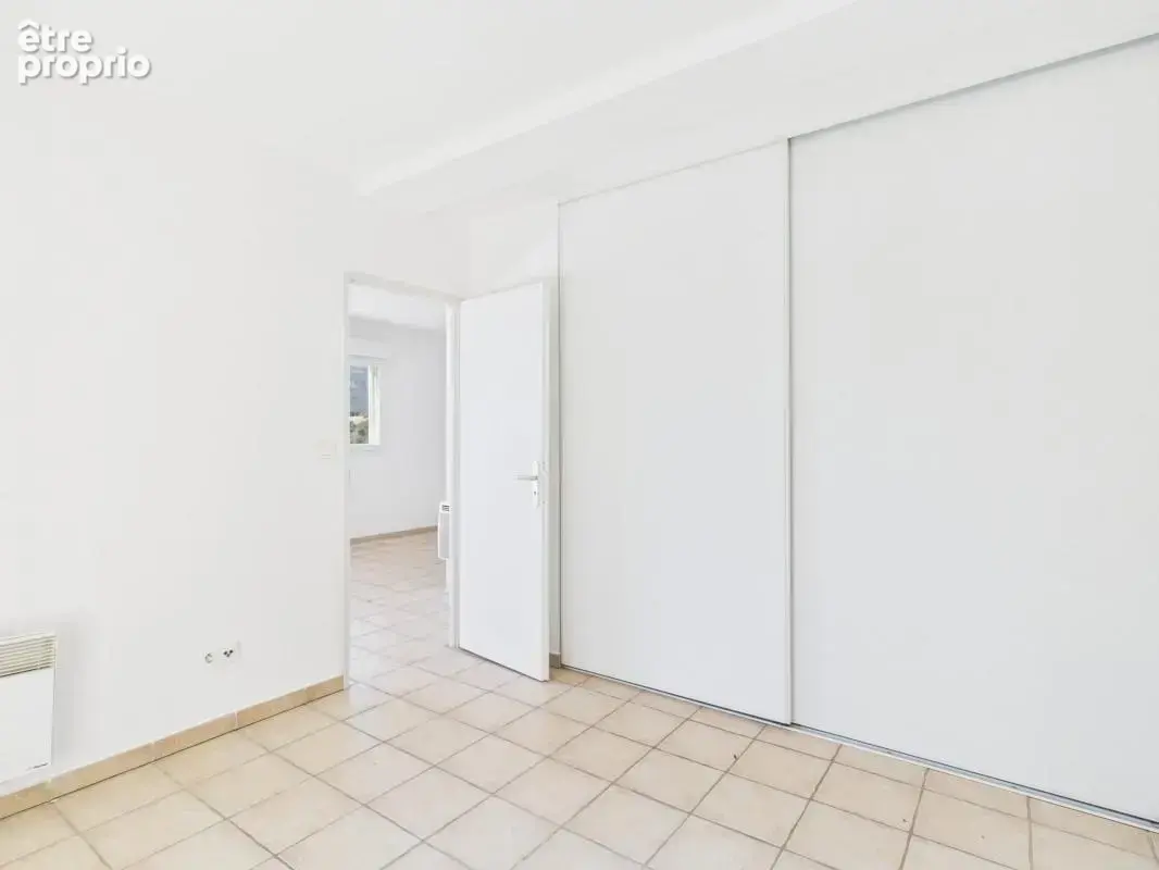 A vendre f2 avec terrasse plaine de peri - photo 7
