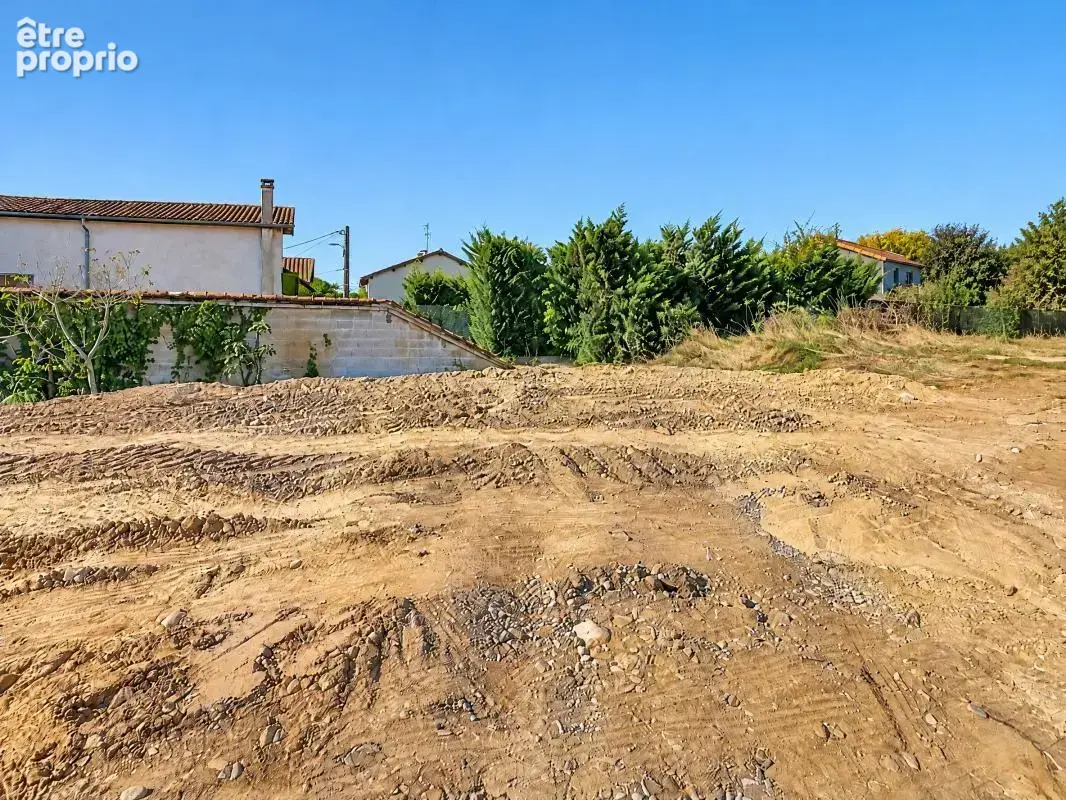 Terrain - 300m² - Au cœur du village - photo 3