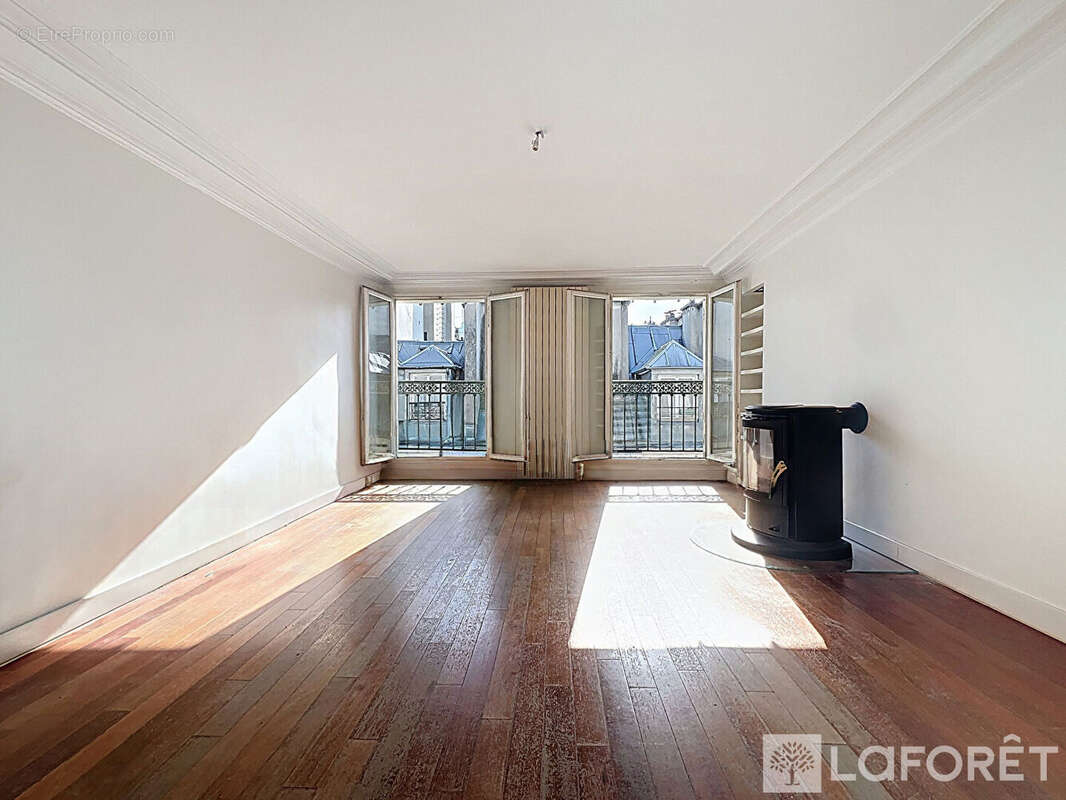 Appartement à PARIS-2E