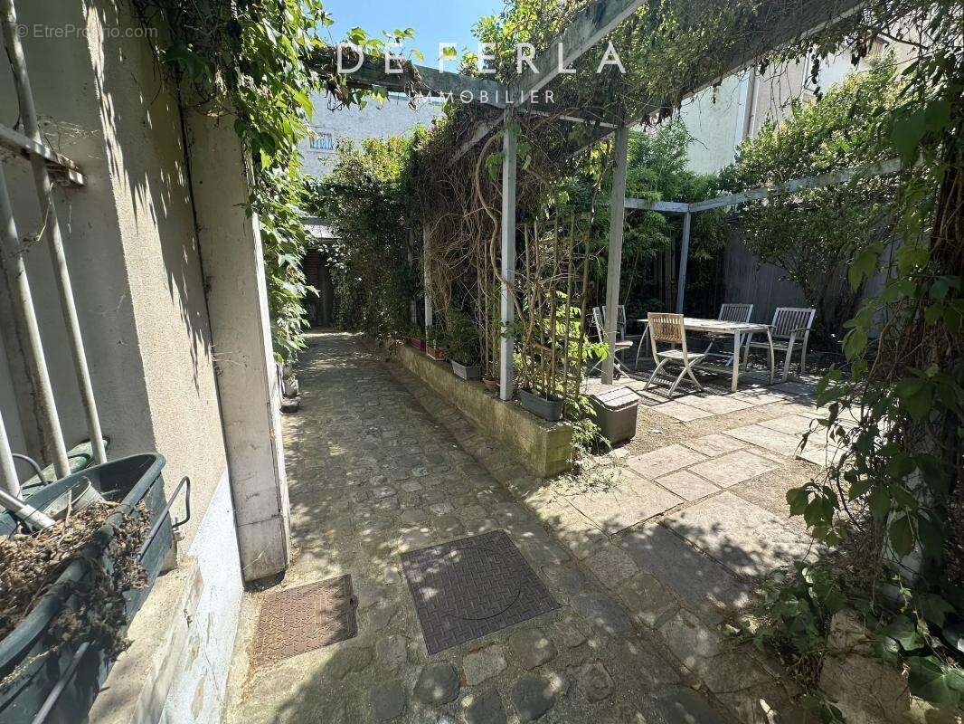 Appartement à PARIS-14E