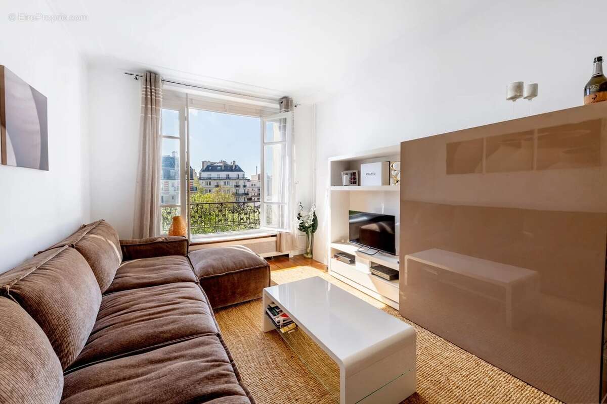 Appartement à PARIS-17E