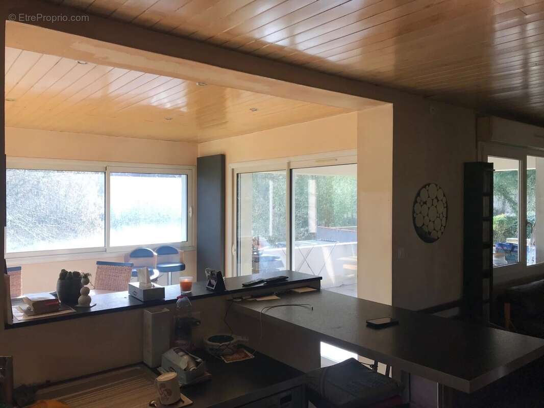 Grande maison avec quatre chambres - photo 3