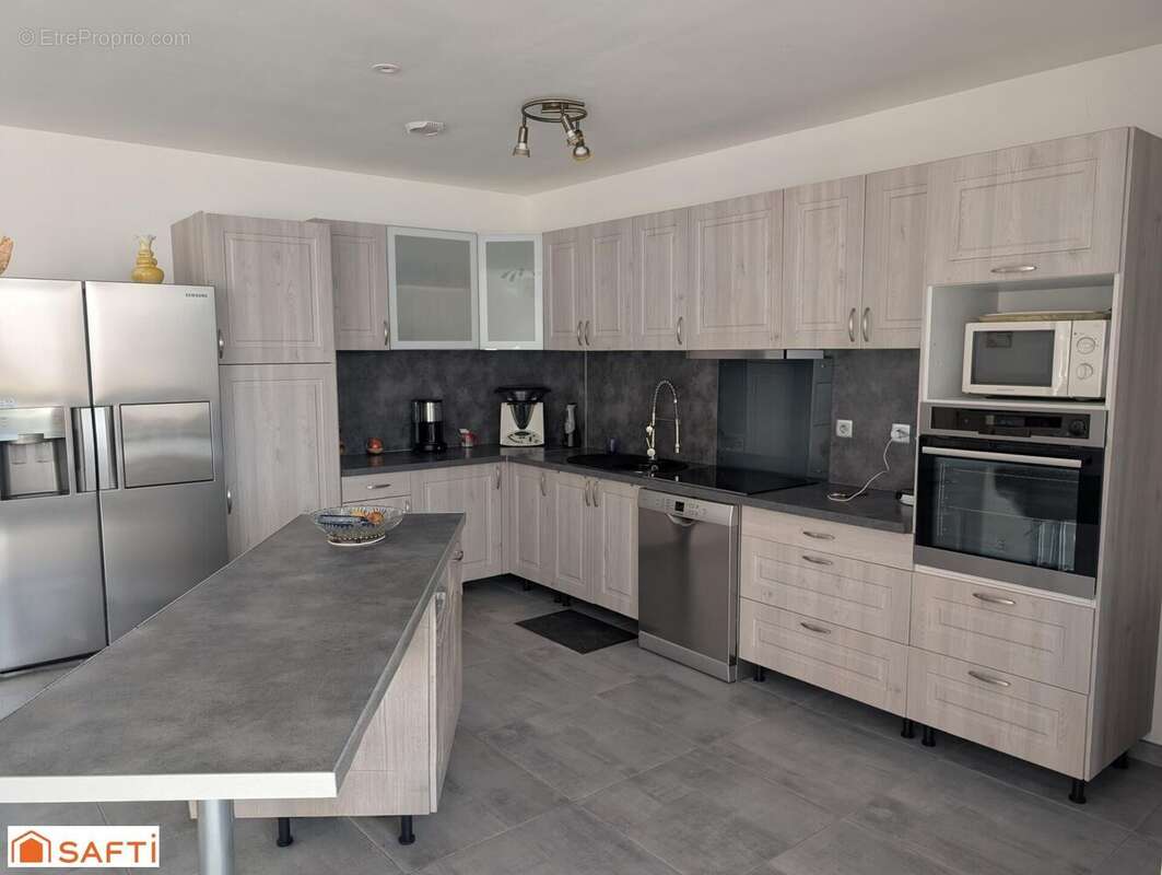 Maison 140 m² à Feings  - photo 4