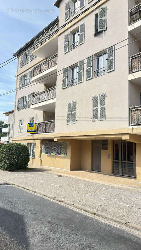 Appartement à L'ARBRESLE