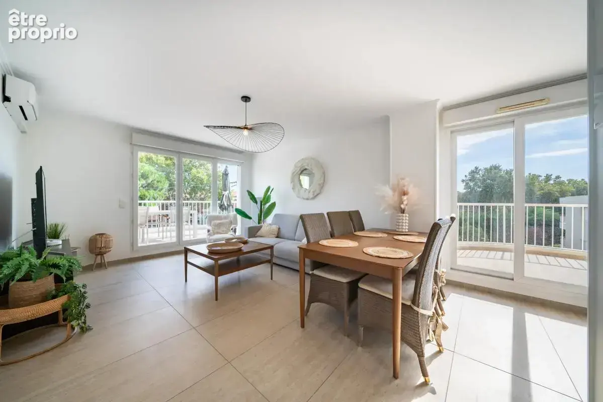 83600 frejus - centre-ville - 3 pièces - 2 chambres - 65.0 m² - bel appartement avec terrasse de 56 m² - photo 4