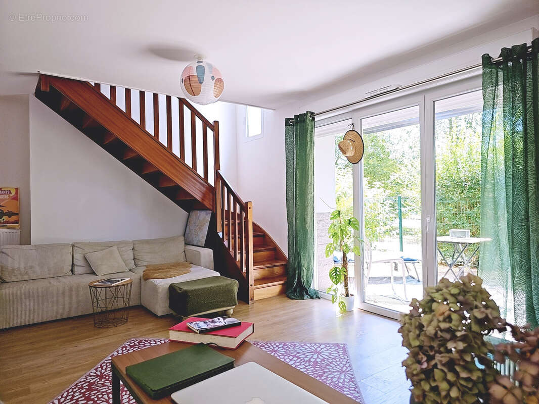 Duplex aux allures de maison / 62,25 m2 avec extérieur et parking privatif   Marly, secteur Rhonelle - photo 6
