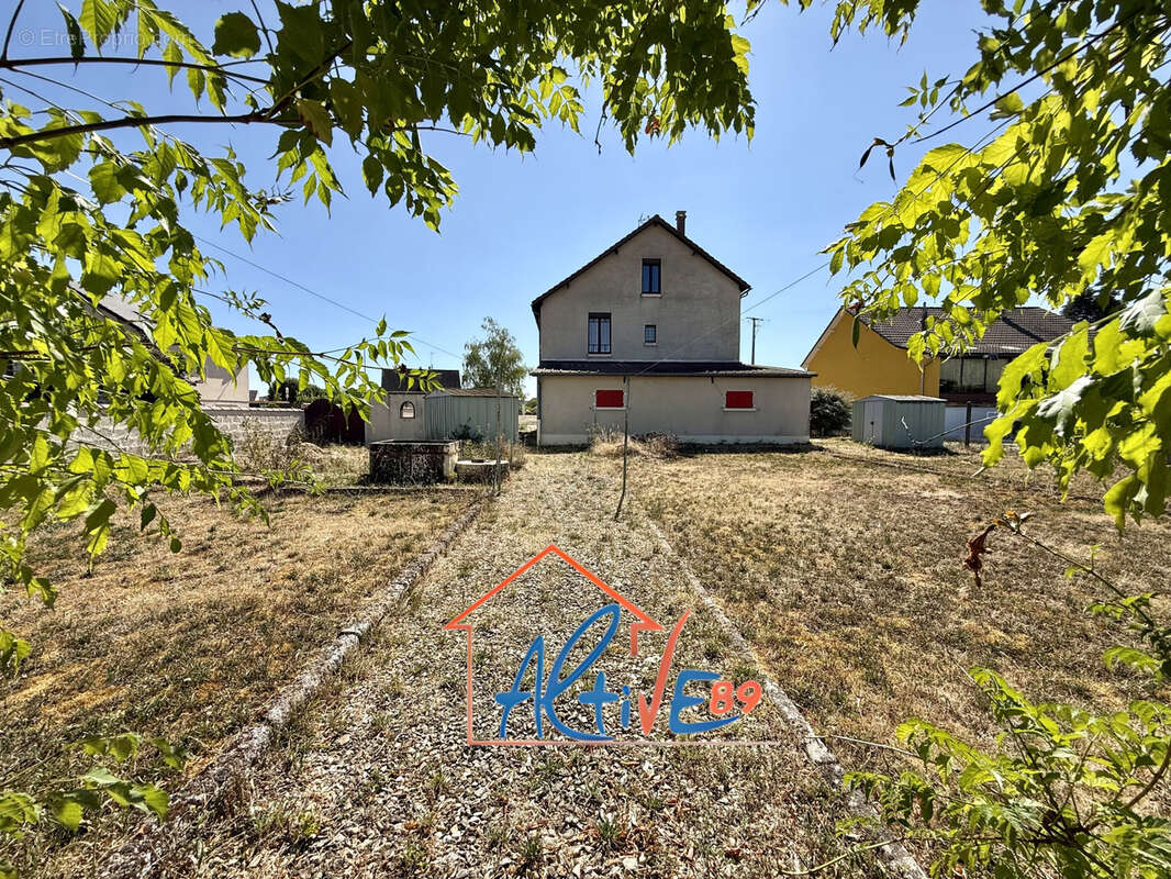 Maison des années 30 à Gurgy de 180m2 - photo 17