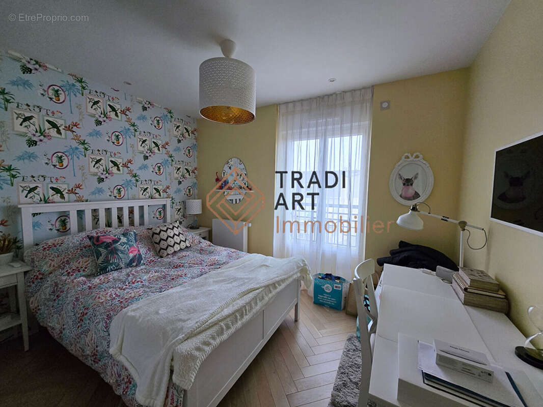 Appartement à SAINTE-GENEVIEVE-DES-BOIS