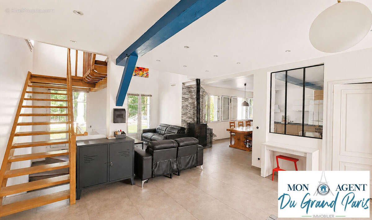 Vente Maison individuelle 245m2 - St Cyr L'ecole proche Buc et Versailles - photo 2