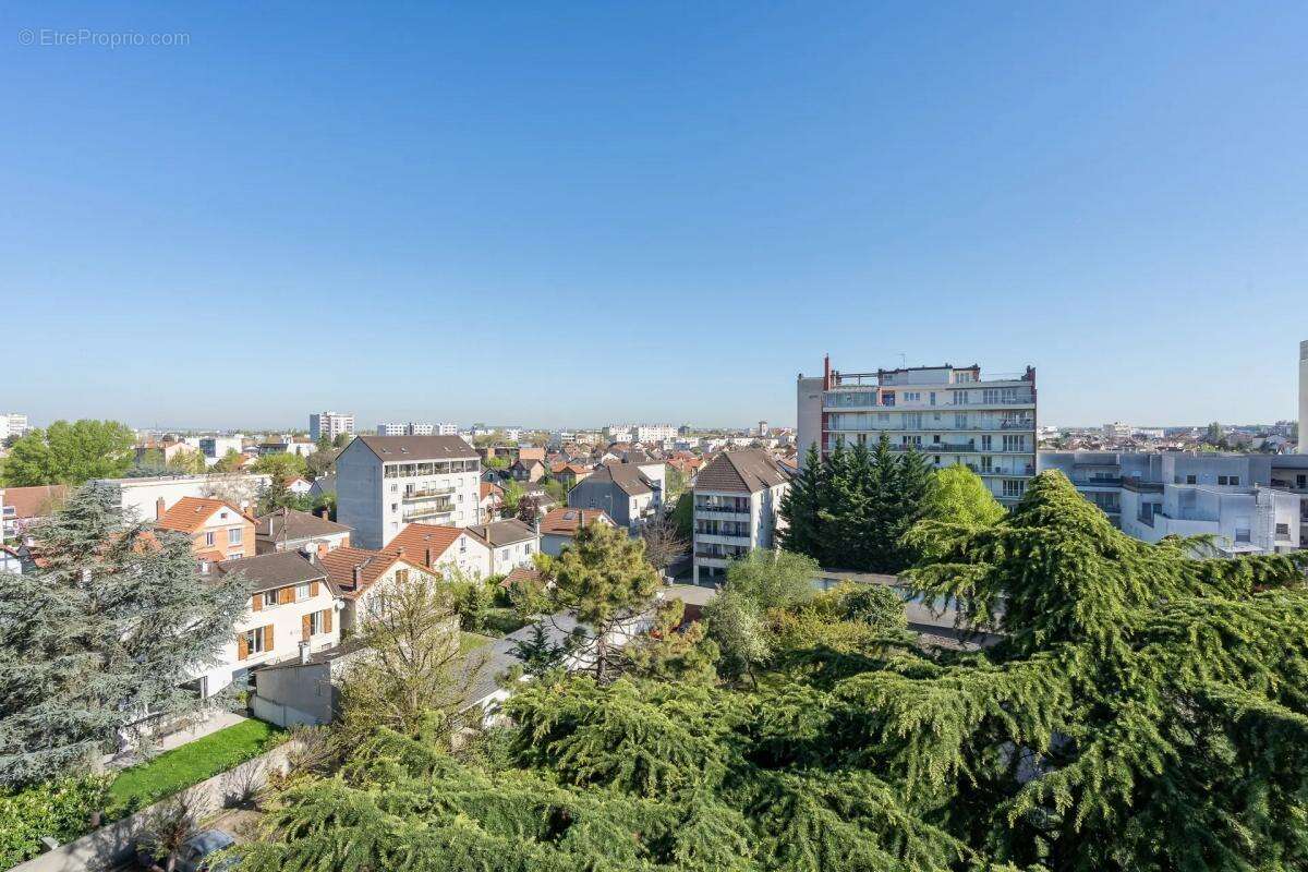 Appartement à LES PAVILLONS-SOUS-BOIS
