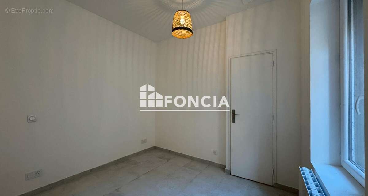 Appartement à ROQUEBRUNE-SUR-ARGENS