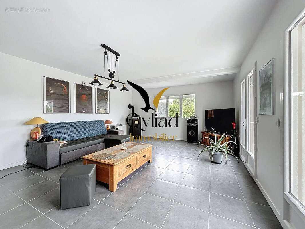 Maison à LE VIVIER-SUR-MER