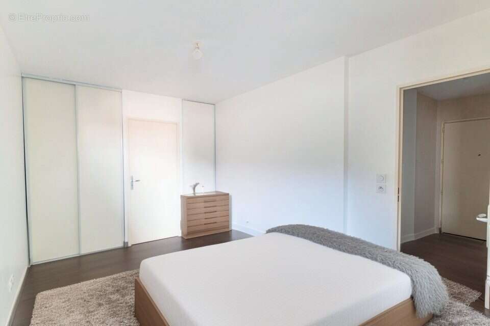 Appartement 48 m² à Saint-Fons  - photo 9