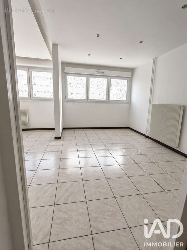 Appartement 70 m² à Pontoise  - photo 3