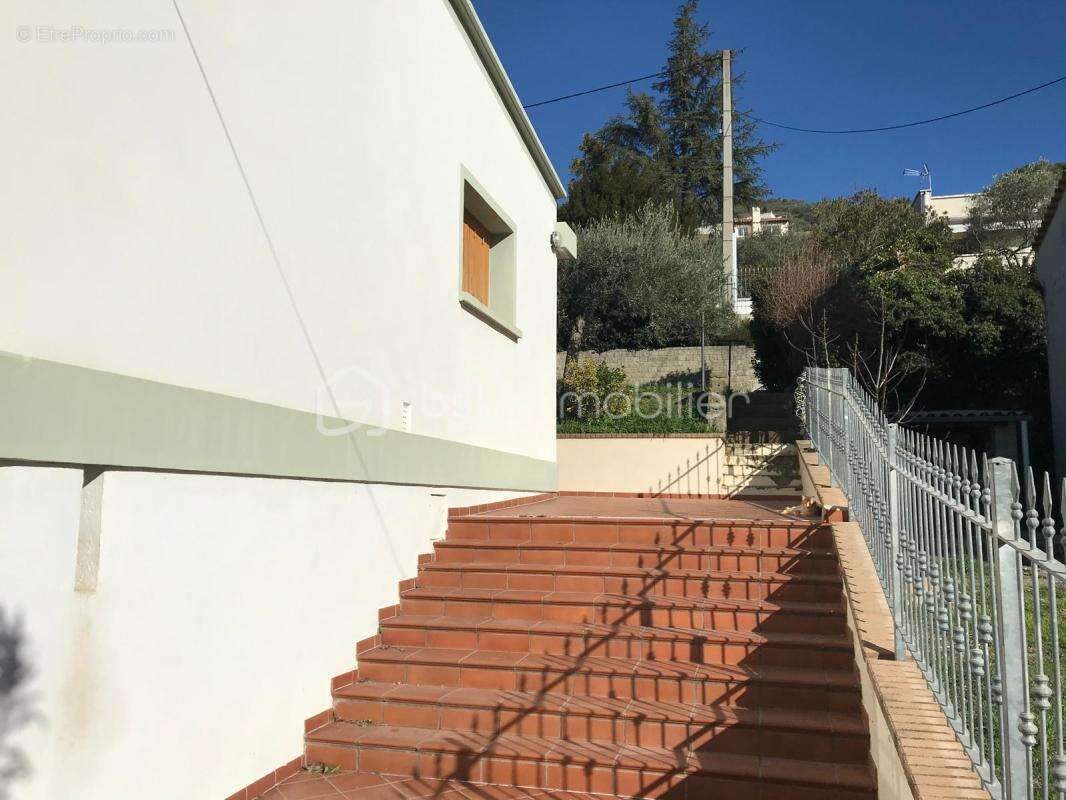 Maison composé de 2 logements Type T3 (Quartier Mont D'Or) - photo 6