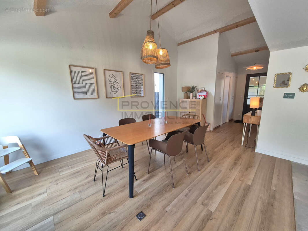 Maison à MONTELIMAR