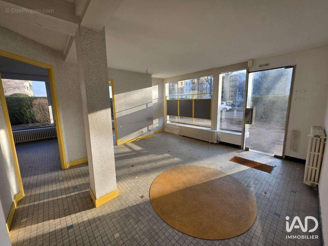 Photo 2 - Commerce à VESOUL