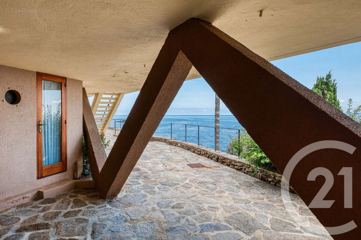 Maison 179 m² à Le Lavandou  - photo 13