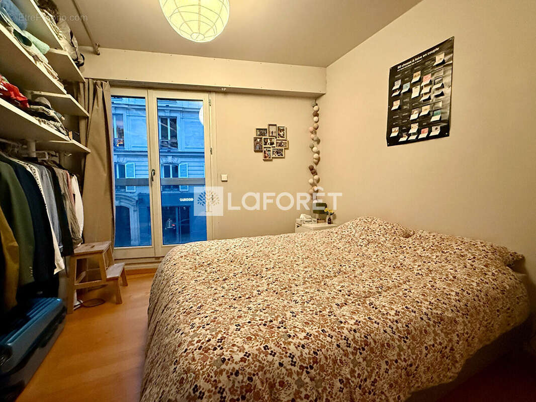 Appartement à PARIS-11E