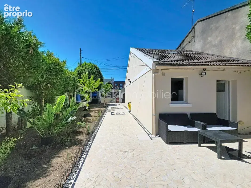 Maison de 5 pièces avec 3 chambres et sa dépendance meublée - photo 4