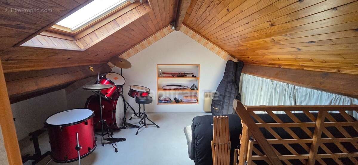 Toulon-sur-arroux – maison avec 2 garages attenants, jardin et combles aménageables - photo 7