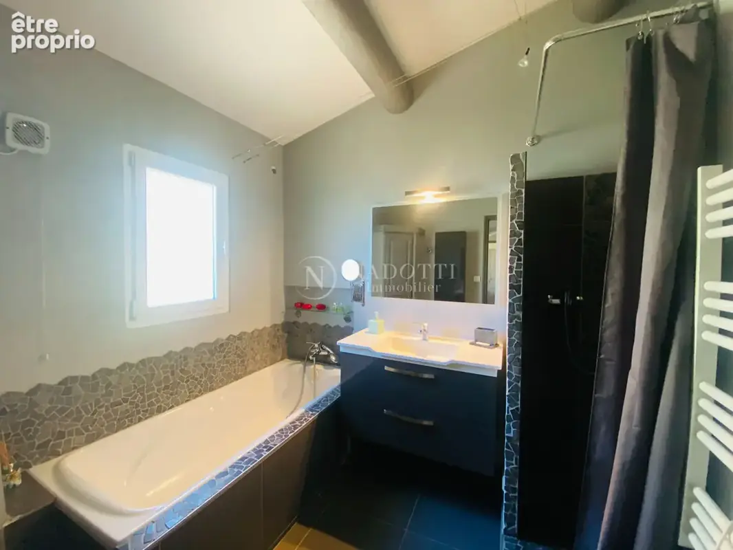 Coup de coeur : Maison  de charme Cheval Blanc 6 pièce(s) 175 m2 - photo 15