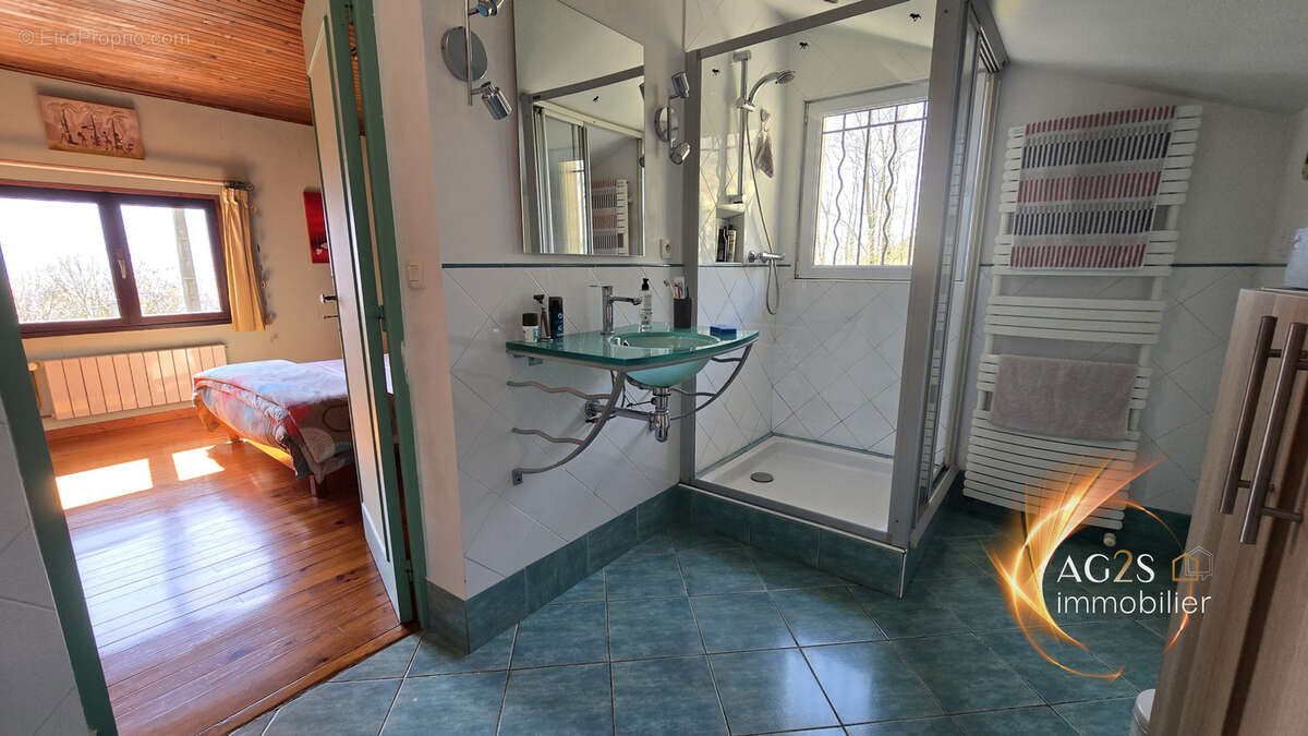 Maison à LA TERRASSE