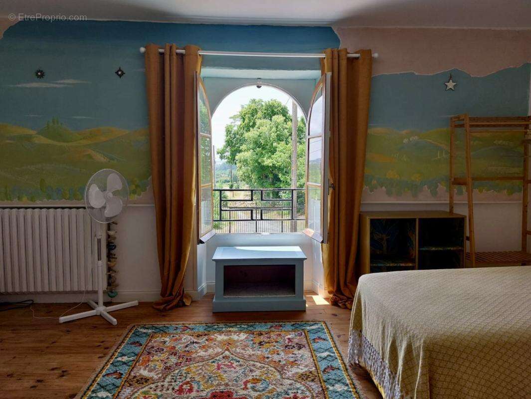 Maison à SAINT-JEAN-D'ANGELY