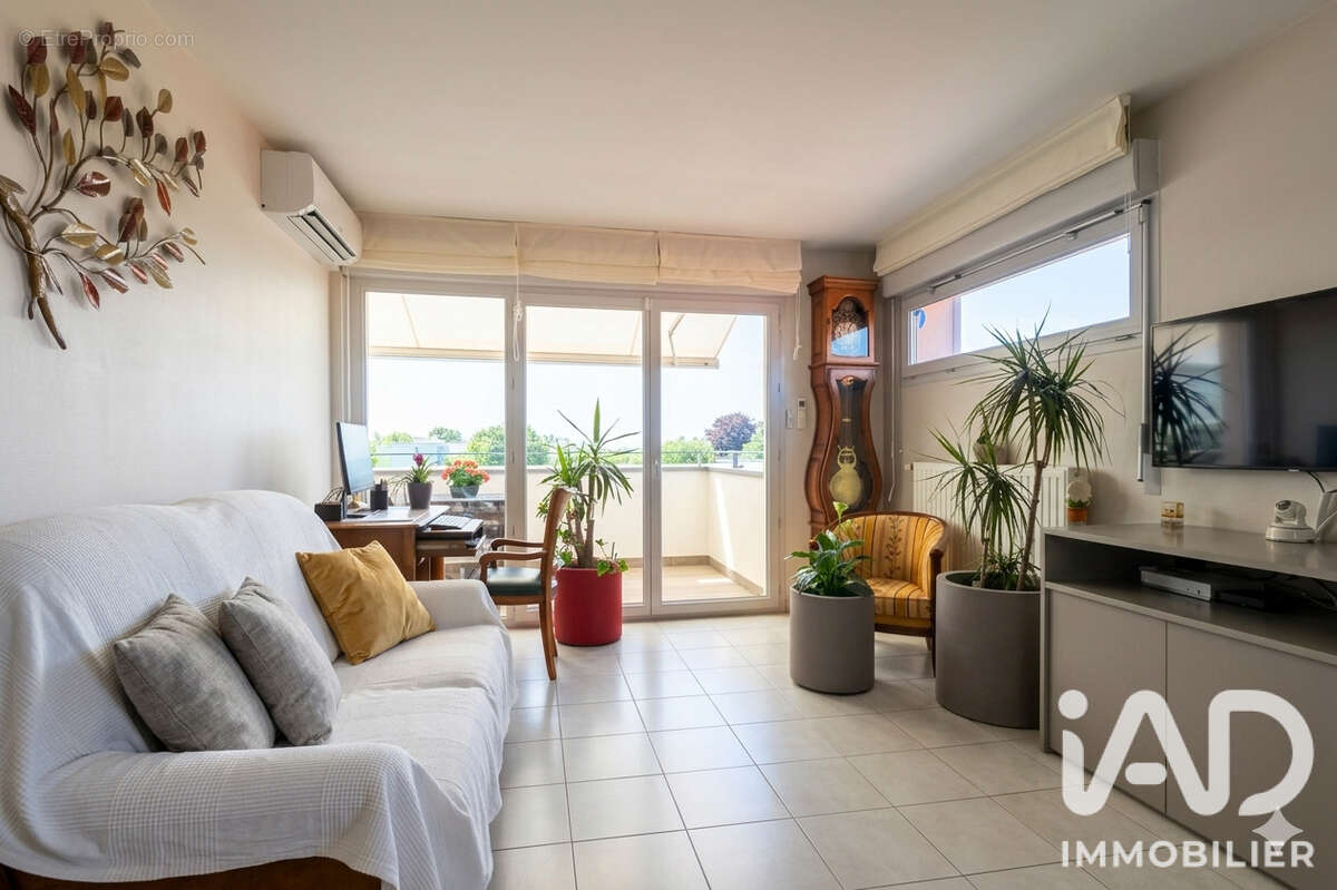 Photo 2 - Appartement à RILLIEUX-LA-PAPE