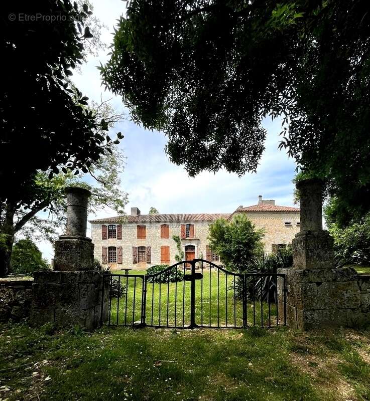Maison à SAINT-CLAR