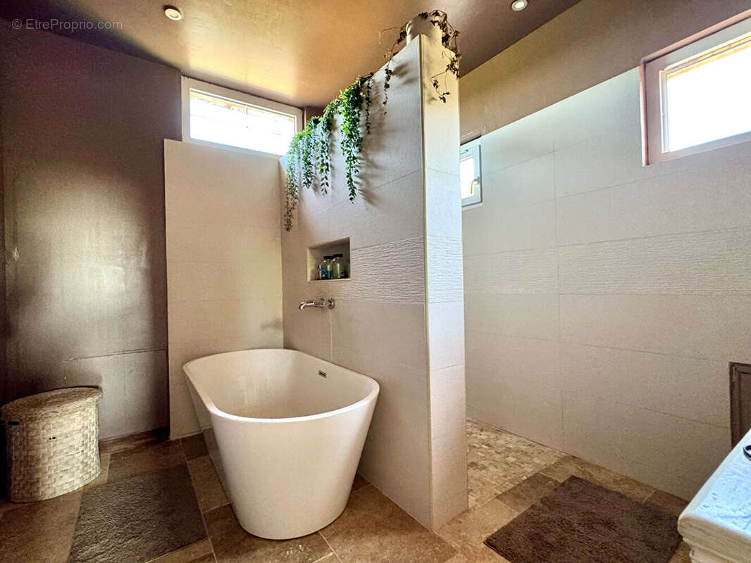 Maison à VILLENEUVE-LES-AVIGNON