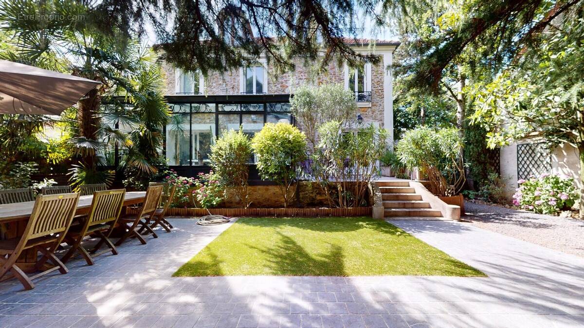 Maison à BRY-SUR-MARNE