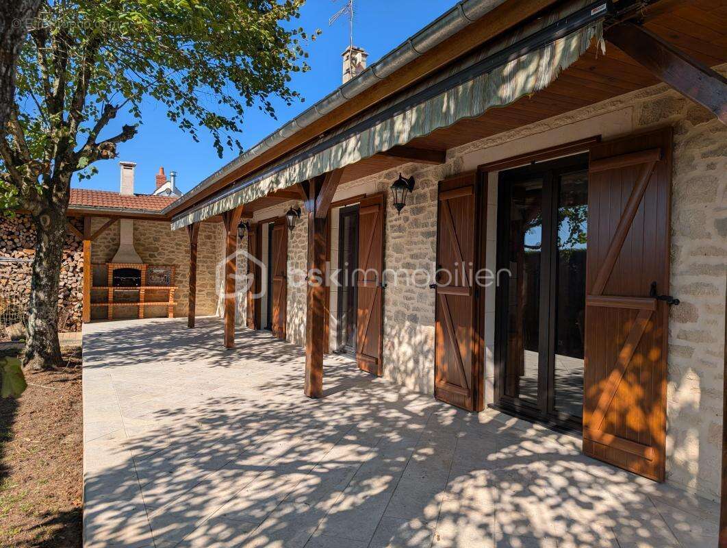 Maison à DUN-SUR-AURON